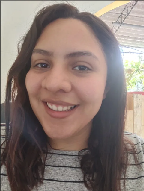 <em>Janina H.</em>